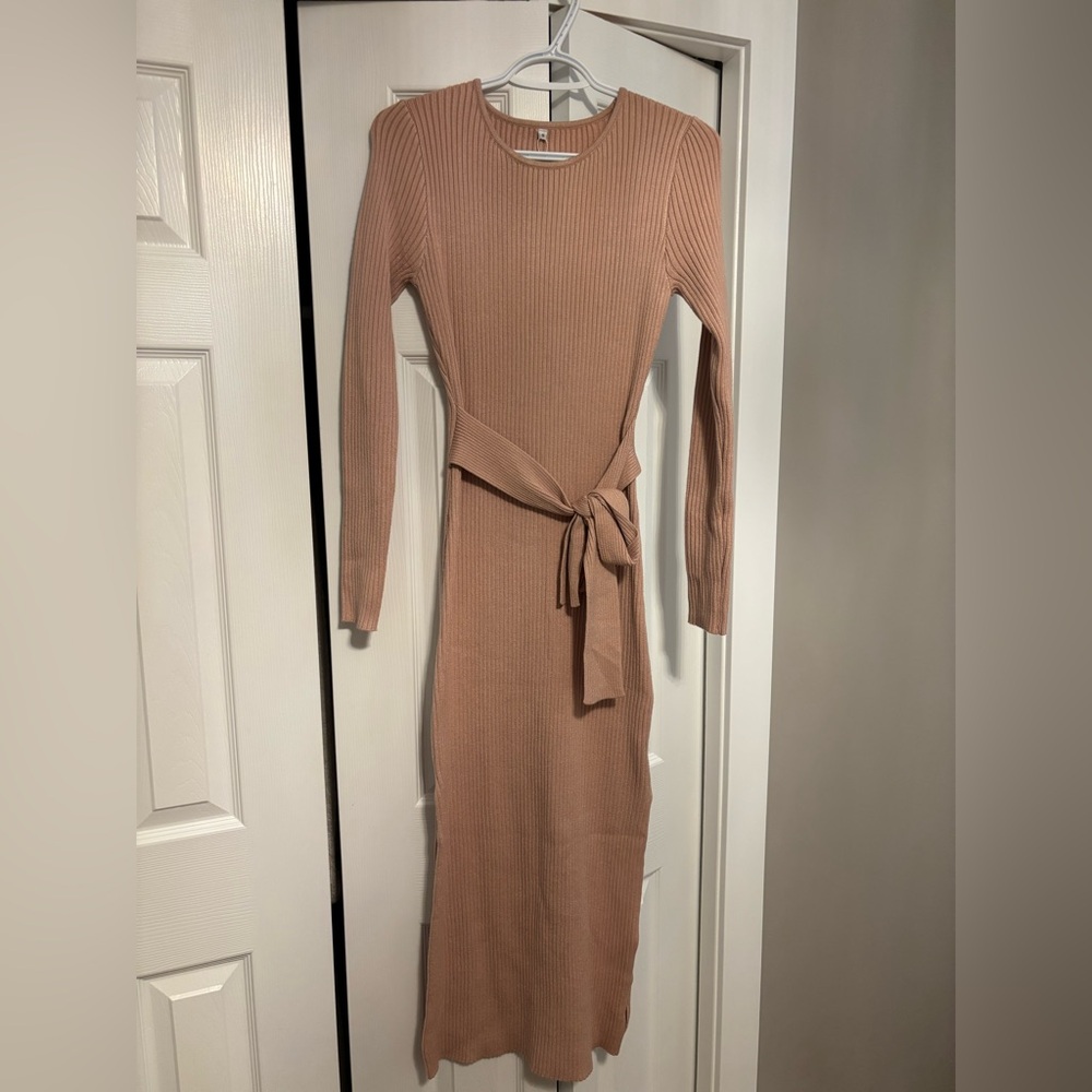 Chic Long Sleeve Knit Dress in Tan